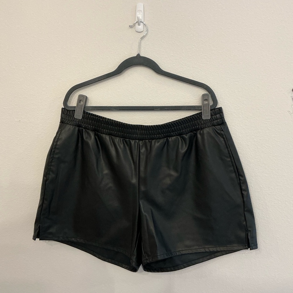 H&M Black Leather Women's Shorts